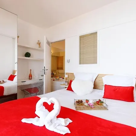 Romantic Yourhosthelper * Saint-Raphael (Var)
